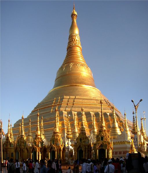 ملف:Shwedagon-Pano.jpg