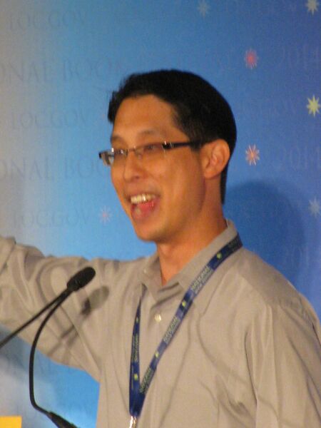 ملف:Gene luen yang 3341.JPG
