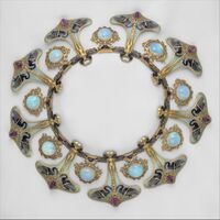 Necklace designed for Lalique's second wife, Alice Ledru, ca 1897–99, Metropolitan Museum of Art, New York