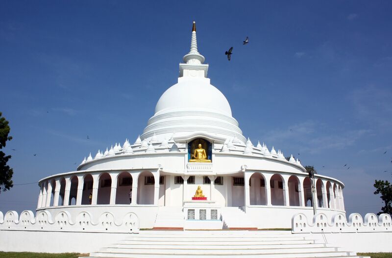ملف:Peace Pagoda, Ampara.JPG