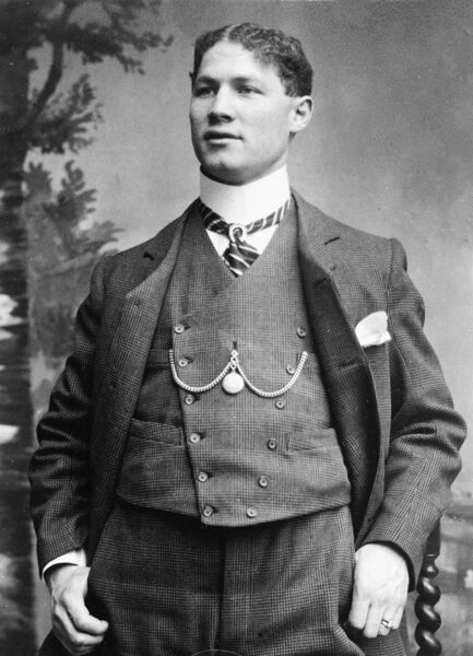 ملف:Theodore Hardeen 1905.jpg