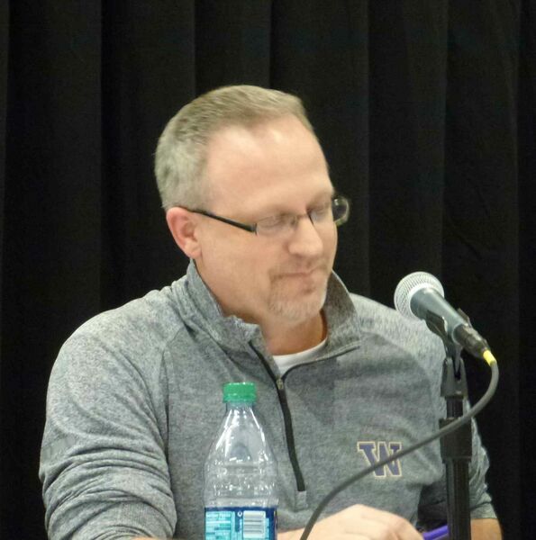 ملف:Mike Neighbors.jpg