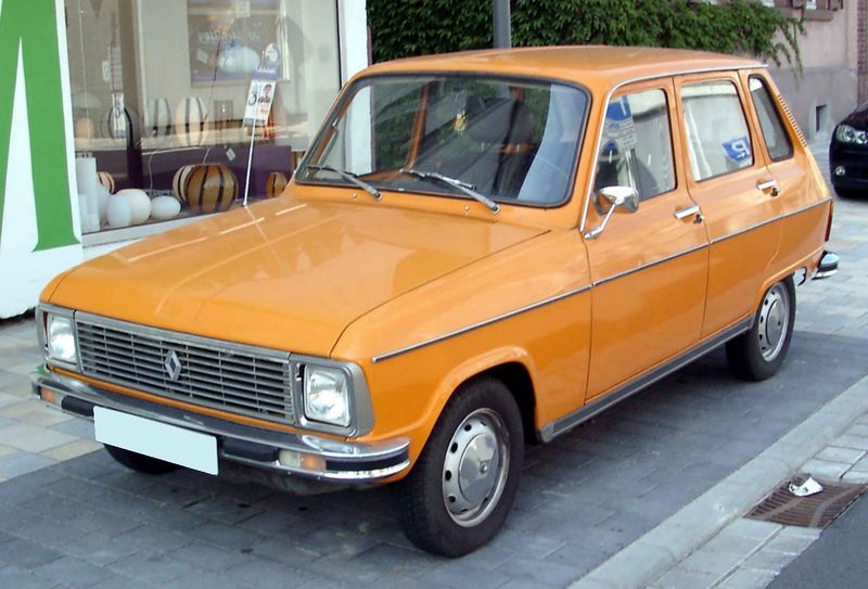 ملف:Renault 6 front 20080918.jpg