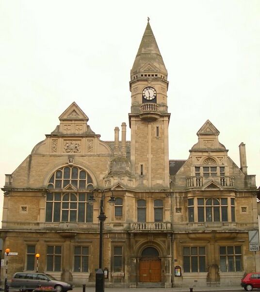 ملف:Town Hall, Trowbridge.jpg