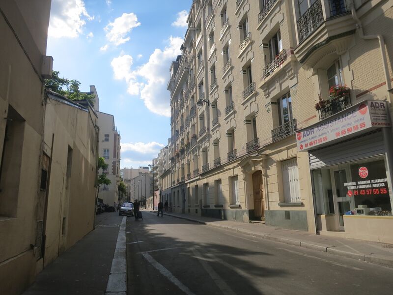 ملف:Rue Fessart, Paris.JPG