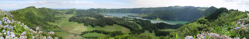 ملف:Sete Cidades (panorama).JPG