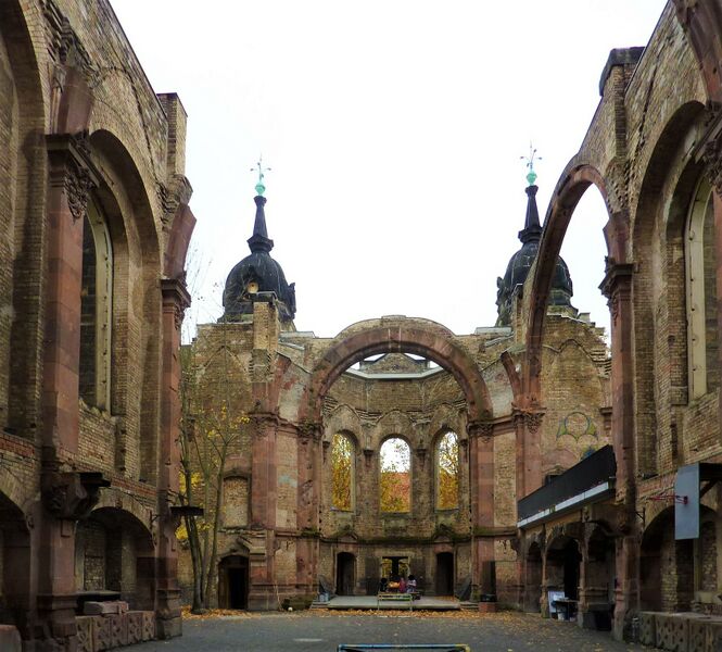 ملف:Trinitatiskirche, Dresden (3).JPG