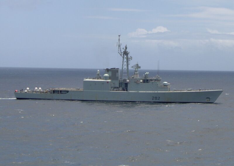 ملف:HMCS athabaskan.jpg