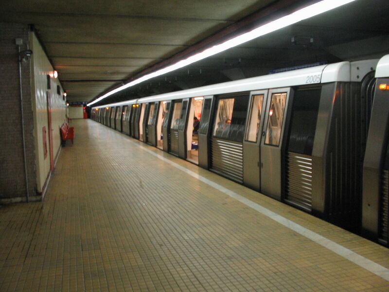 ملف:Metro pipera bucharest RO.jpg