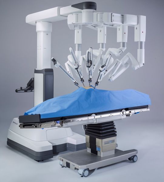 ملف:Da Vinci Surgical System.jpg