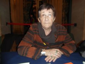 صورة معبرة عن الموضوع زكية داود