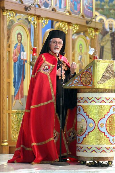 ملف:Bishop Nicholas Samra.jpg