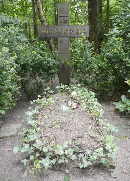 ملف:Grab Hugo Distler.jpg