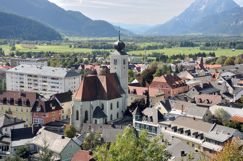 ملف:Liezen Kath Pfarrkirche.JPG