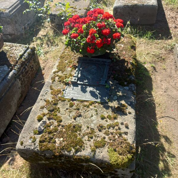 ملف:Grab Lorenz Strauch.jpg