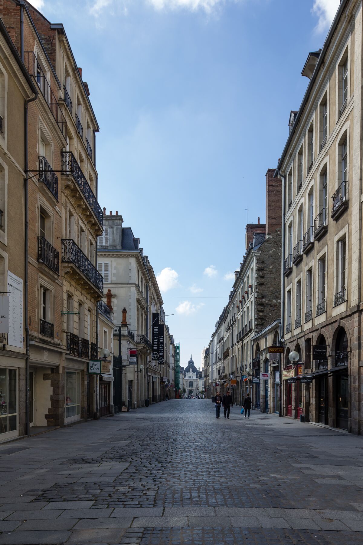 ملفPerspective vers le sud du haut de la rue Le Bastard, Rennes