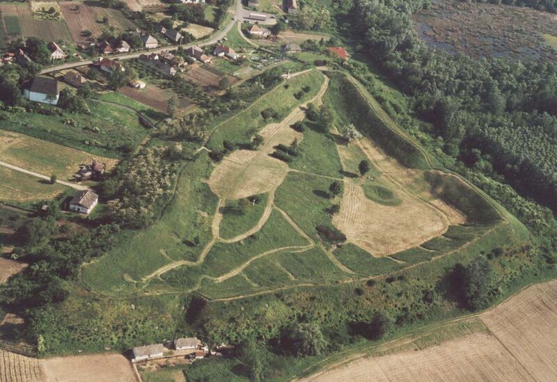 ملف:Szabolcs-Earthwork.jpg