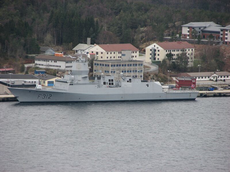 ملف:KNM Otto Sverdrup-2009-04-10-Haakonsvern.jpg