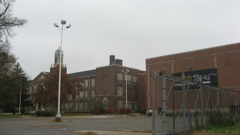 ملف:Roosevelt High School, Gary.jpg