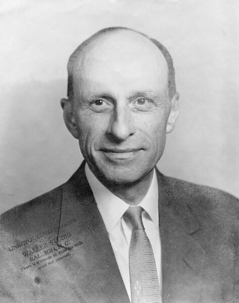 ملف:Luther Barnhardt.jpg