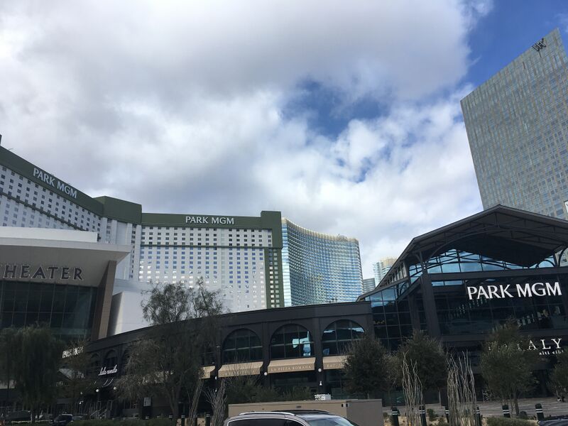 ملف:Park MGM exterior.jpg