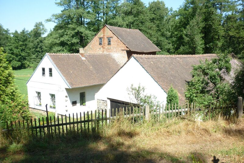 ملف:Procházkův mlýn ve Slaviboři.JPG