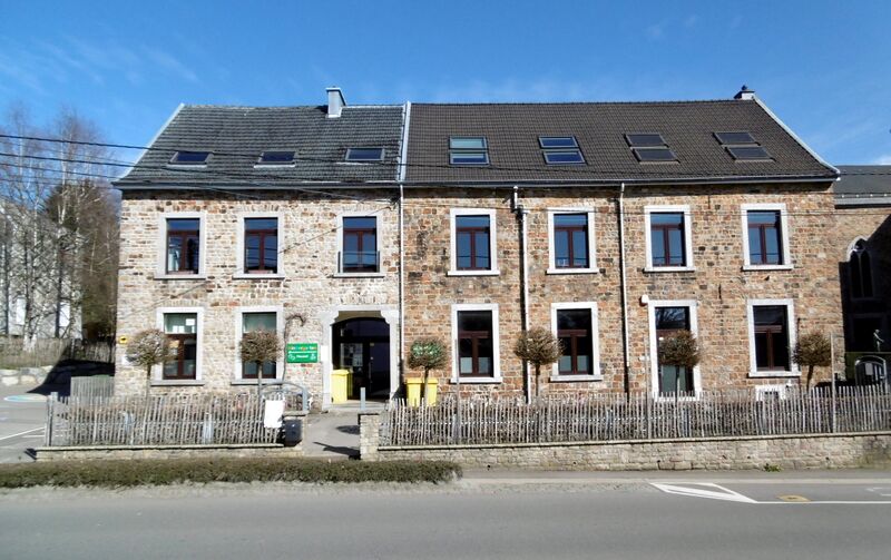 ملف:Schule Hauset.JPG