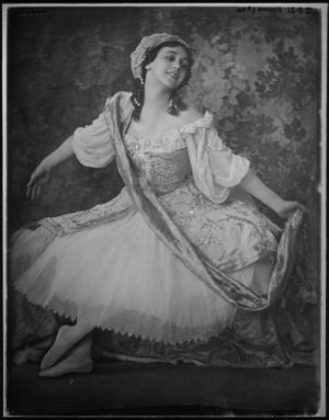 Tamara Karsavina as Armide in Pavillon d Armide 1911.jpg