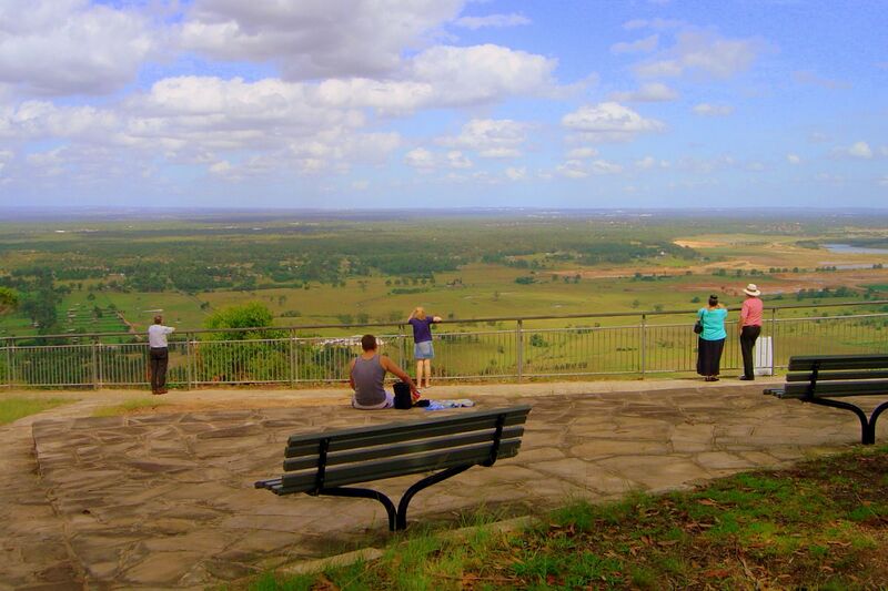 ملف:Hawkesburylookout.JPG