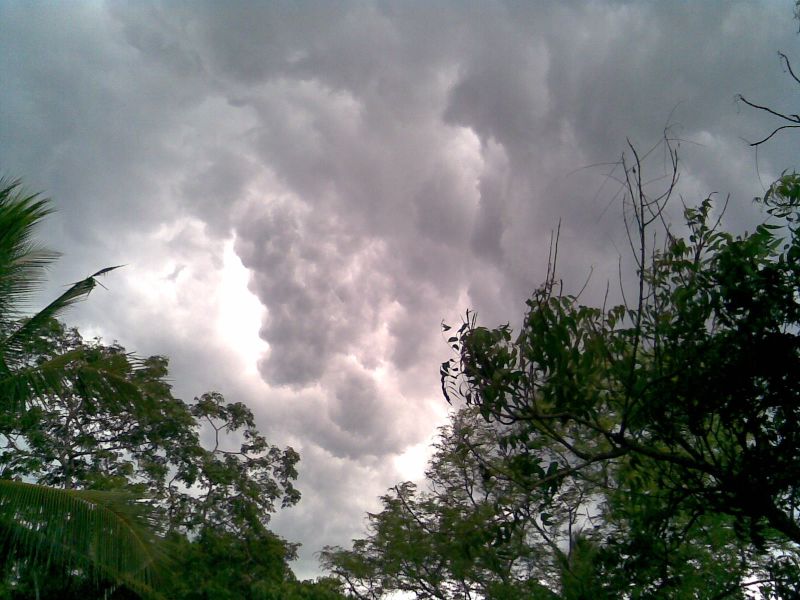 ملف:Kerala Clouds.jpg