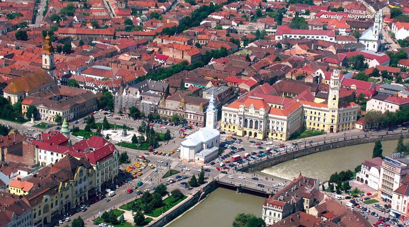 ملف:Piata Unirii Oradea.jpg
