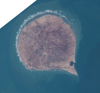 Sir Abu Nu’ayr ESC large ISS006 ISS006-E-32078.JPG