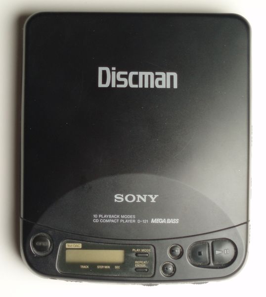 ملف:Discman D121.jpg