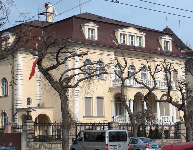ملف:Embassy of Iran Budapest.jpg