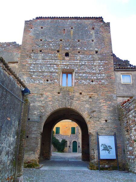ملف:Pozzolengo-Castello.JPG