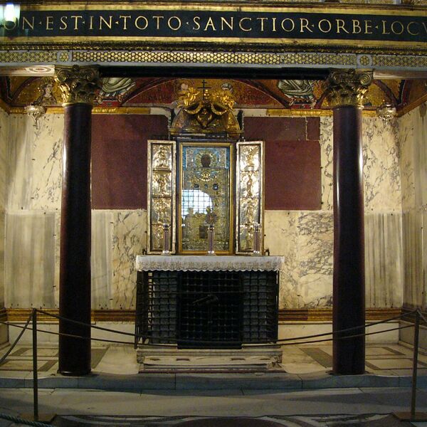 ملف:Sancta Sanctorum 1.jpg