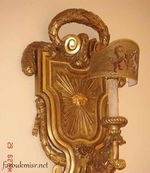 ابليك من الخشب المذهب.