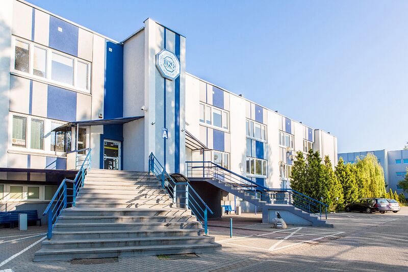 ملف:Budynek WSB we Wrocławiu.jpg