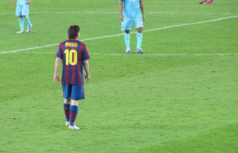 ملف:Messi vs Atlante.JPG