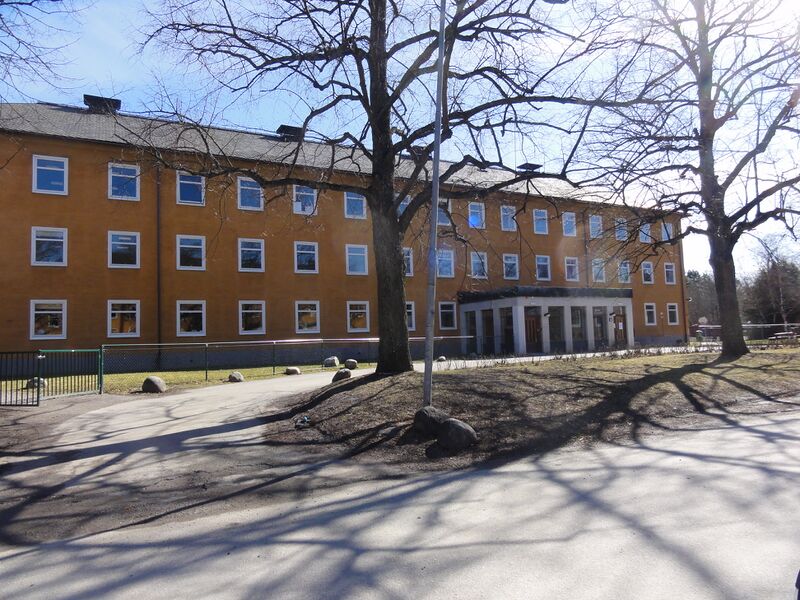 ملف:Raoul Wallenbergskolan, Bromma.JPG