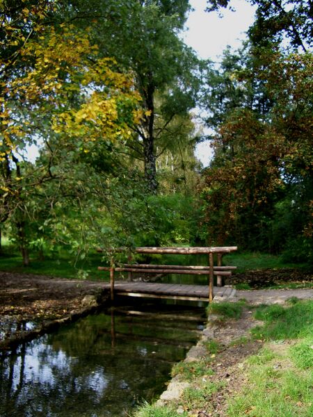 ملف:Brunnbach Muenchen.JPG