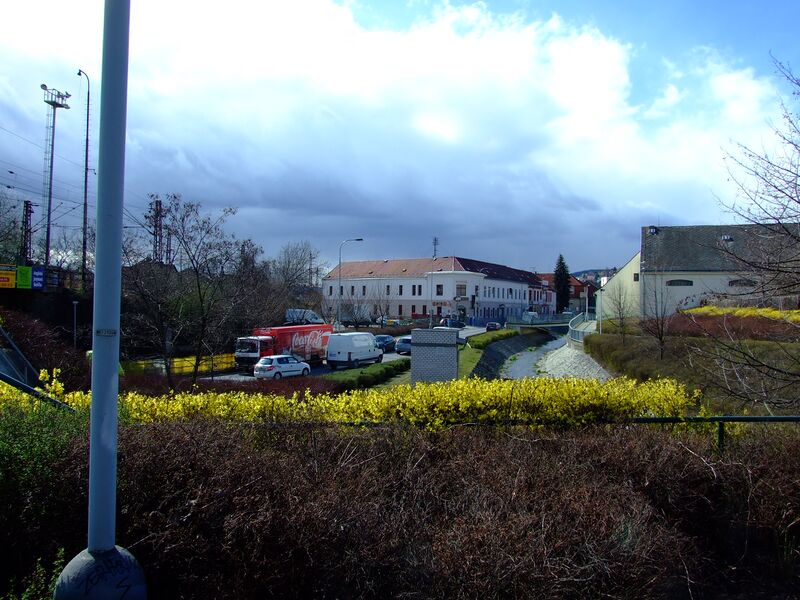 ملف:Praha, Radotín, Karlická ulice.JPG