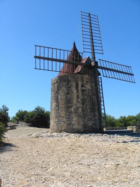 ملف:Windmill of Alphonse Daudet.JPG