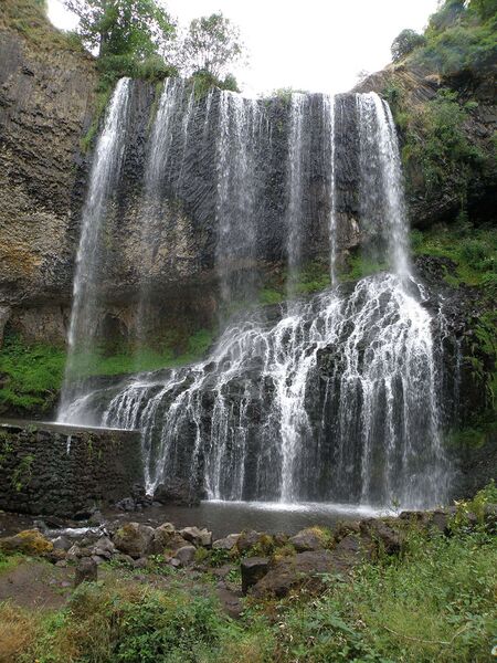ملف:Cascade de la Beaume.JPG