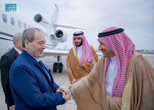 وزير الخارجية السوري فيصل المقداد ونائب وزير الخارجية السعودي وليد الخريجي (جدة 12 أبريل 2023)