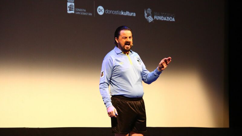 ملف:AUPA REAL! MONOLOGOAK (40436626441).jpg