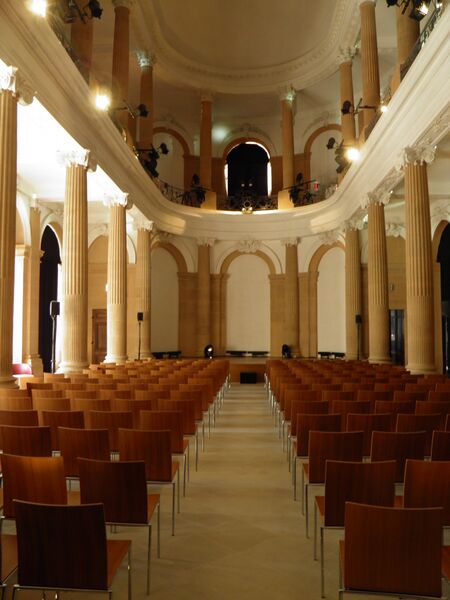 ملف:Château - chapelle (Lunéville).jpg