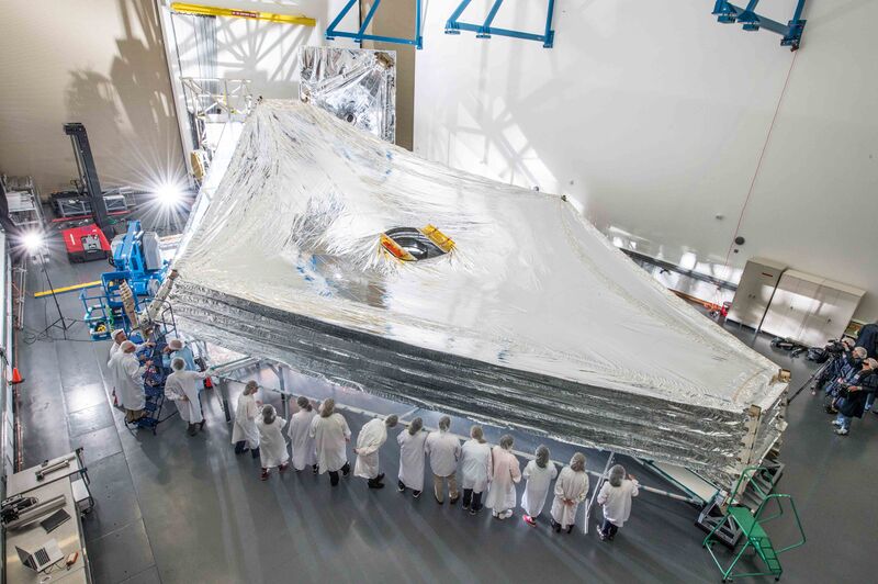ملف:James Webb telescope sunshield.jpg