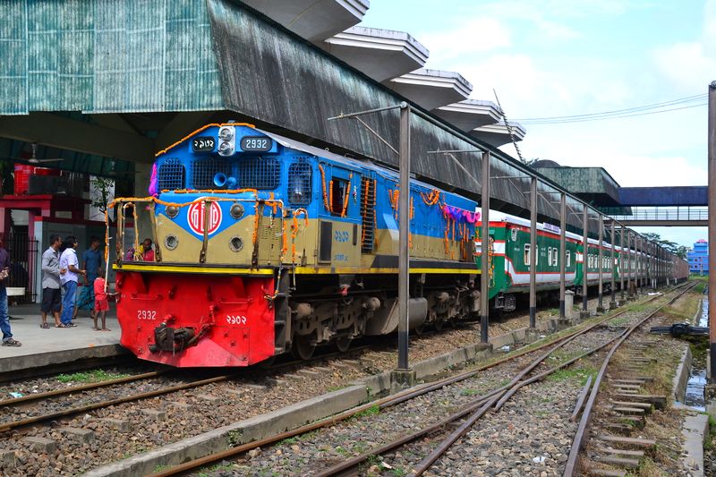 ملف:Parabat Express.jpg