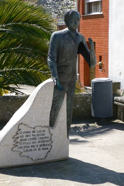 ملف:Monumento a Cuiña. Lalín.JPG